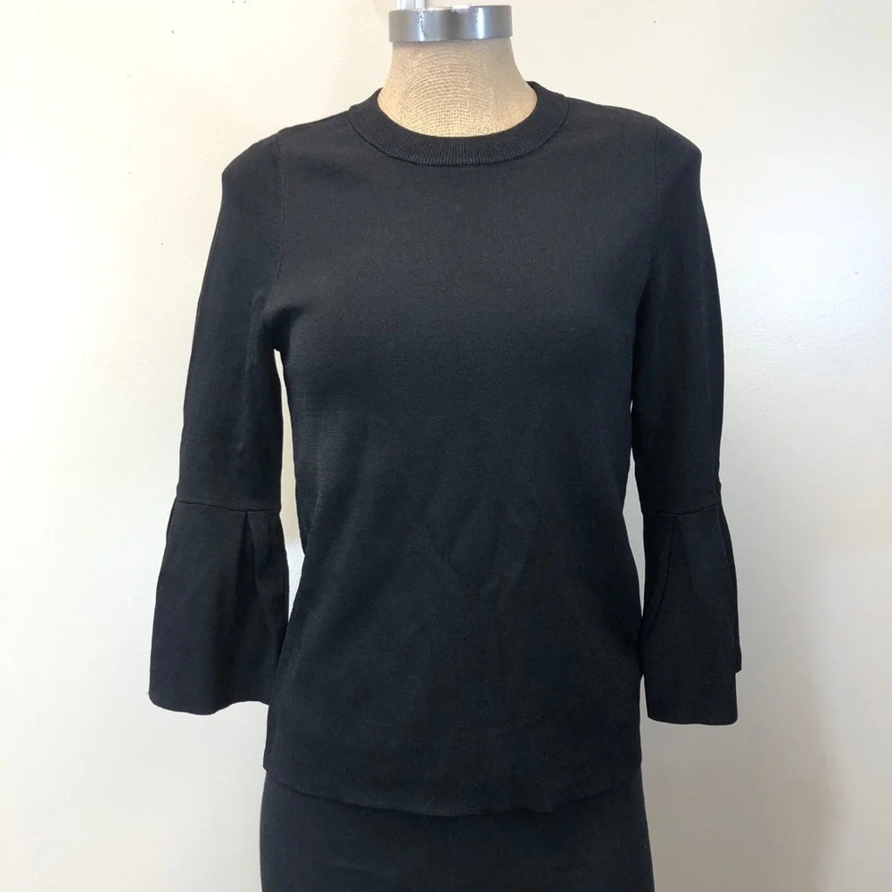H&m black sweater w bell sleeves